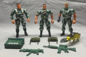 Soldatini action figure esercito militare e accessori - Foto 1 di 9