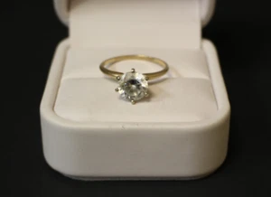 (RI1) Lady's 14K Yellow Gold CZ Ring - Size 6.75 - 2.8 Grams - Picture 1 of 4