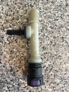 VOLVO V40 V60 S60 2.0 Diesel Heater Hose Connector Adapter 31338581 2012-2019 - Picture 1 of 7
