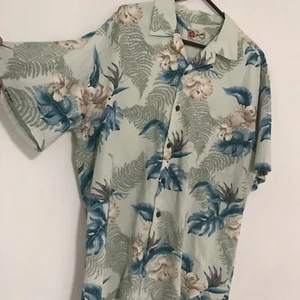 Hilo Hattie Hawaiian Original Blue/Green Floral Button-Up Shirt Top 2XL - Picture 1 of 7