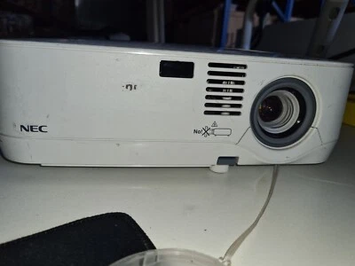 NEC Projector VT49  Portable -Power ons-unable to test - Image 1 of 3