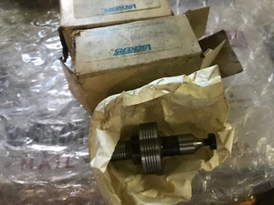 Vickers Piston 051562 ~NIB NEW SURPLUS~ CSCC87 - Picture 1 of 1