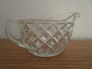 Vintage diamantgeschliffene Glasmilchkännchen (3 Zoll hoch) KOSTENLOSER VERSAND - Bild 1 von 6