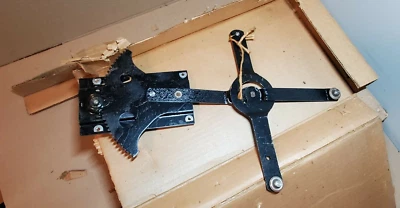 Nuevo de Lote Antiguo Regulador de Ventana 1940-1942 Plymouth Dodge DeSoto Chrysler COACH RR LH Foto 1 de 3