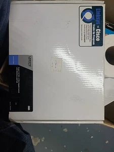 Linksys SRW208P power over ethernet switch With 2 Giga Bit uplinks - Picture 1 of 3