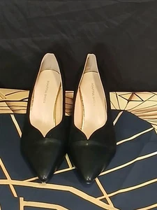 Women's Black Heels - Picture 1 of 4