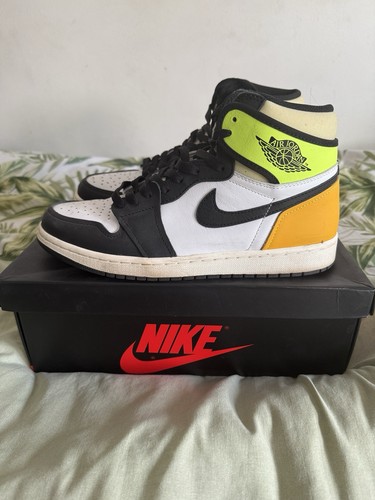 Nike Air Jordan 1 High Black Volt University G UK8.5 usate