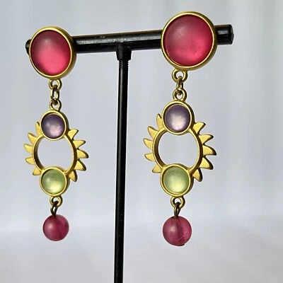 Brincos tribais pendurados em tom de ouro 2,5” centro de gota formato “sol” excelente - Imagem 1 de 4