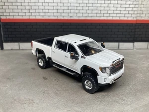 2022 GMC Sierra 2500 HD Lifted 4x4 Truck 1/64 Diecast Custom Duramax Greenlight - Picture 1 of 12