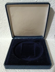 Antique old collectible empty medal box in blue and gold for a medal - Picture 1 of 7