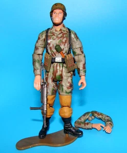 1:18 Ultimate Soldier WWII German Fallschirmjager Paratrooper MP40 Gunner Figure - Picture 1 of 7