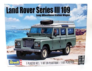 Revell 85-4498 Land Rover Serie 3 109" WB Station Wagon Kit 1:24 Nuovo Sigillato - Foto 1 di 4