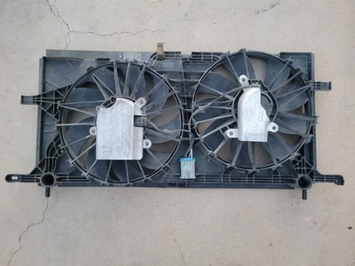 Conjunto de ventilador de refrigeración del radiador OEM cubierta Chevrolet Venture Buick Olds Rendezvous Foto 1 de 4