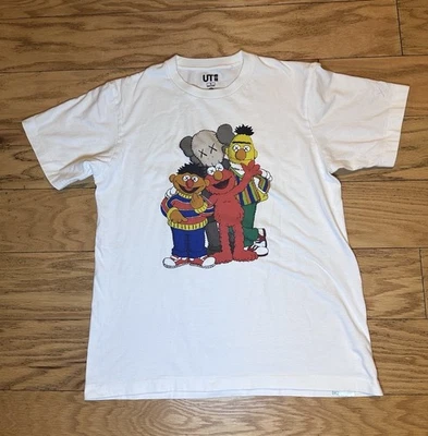 KAWS x UNIQLO Sesame Street Group Men’s S Streetwear White Tshirt - Image 1 of 4