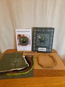 Der Wald Grimm Stickpackung Neu - Bild 1 von 8
