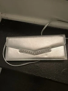 Embrague metálico con joyas Stuart Weitzman - Imagen 1 de 10