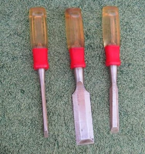 3 VINTAGE STANLEY CHISELS RED AND CLEAR HANDLE - Picture 1 of 2