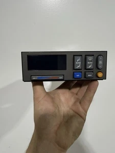 90-94 GMC CHEVY TRUCK C/K DIGITAL CLIMATE CONTROL 16204785 BROKEN MOUNTING TAB - Picture 1 of 8