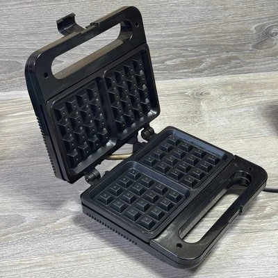 Gofrera Belga Salton Eléctrica De Colección ~ Modelo WM-4 ~ Negra ~ Antiadherente Foto 1 de 4