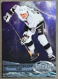 2012-13 Fleer Retro 1997-98 Metal Universe Design Wayne Gretzky #9 Salón de la fama - Imagen 1 de 3
