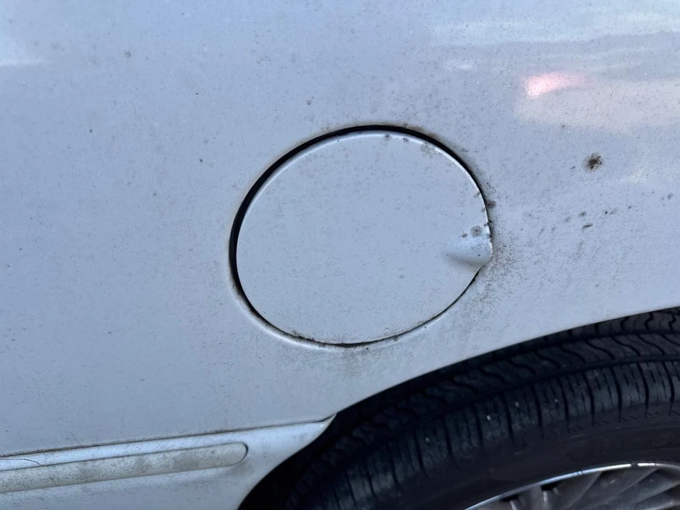 Fuel Filler Door CHRYSLER TOWN CNTRY 96 97 98 99 00 - Imagem 1 de 1