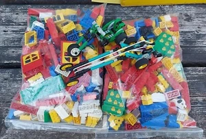 Lego Basic Steine ca 2,6kg bunt gemischt und 2 Modelle lego technic - Bild 1 von 4