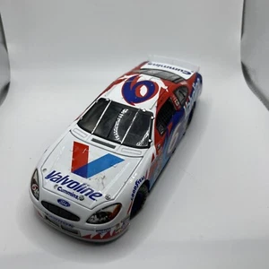 LOOSE NASCAR Diecast Racing Champions 2000 Mark Martin Valvoline Ford Tarus 1/24 - Picture 1 of 4
