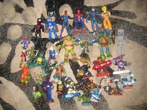 32 LOT OF ACTION FIGURES ACTIVISION,SPIDERMAN,DRAGON BALLZ,MARVEL NINJA TURTLES - Picture 1 of 5