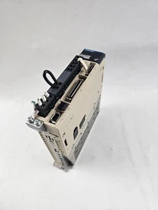 YASKAWA SGD7S-2R8A00A002 FREE EXPEDITED SHIPPING - Picture 1 of 3