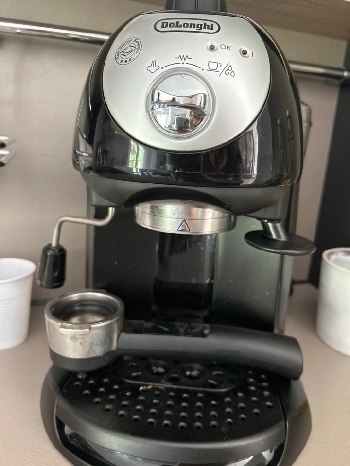 macchinetta del caffè con  cialde e posa. Colore nero. Dotata di tutti i pezzi. - Immagine 1 di 4