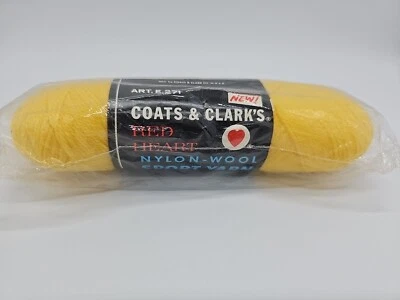 Abrigos y Clarks deportivos de lana de nailon corazón rojo vintage a prueba de polillas 1 madeja amarilla  Foto 1 de 4