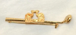 Kissing Camels Golf Club gold tone pin tie bar Colorado - Picture 1 of 3