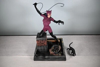 Estatua de mujer gato 11" 1997 #3518/3700 DC directa - dañada Foto 1 de 4