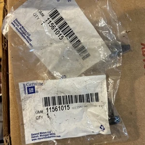 GM 11561015 Bolt,Battery Cover SCD5. Lot Of 2 - Picture 1 of 2