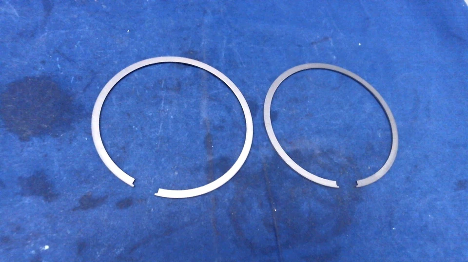 Chrysler Outboard SA335260 FSA335260 Set of 2 Piston Rings - Image 1 of 1