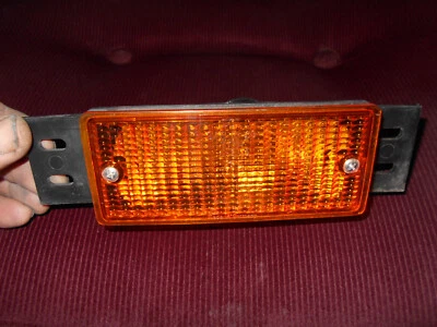 BMW Front Bumper Turn Signal Light Assembly E28 535I 533I 528e E30 325e 325I NEW - Image 1 of 4