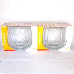 Fries Pattern set Wobbling Glass x 2 McDonalds 2021 50 Years of Macca's - Bild 1 von 8