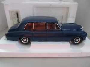 RARE ROLLS-ROYCE PHANTOM VI BLUE DIECAST 1:18 SCALE LIMITED EDITION 377 OF 999 - Picture 1 of 13