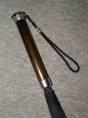 Paraguas con dosel negro vintage para dama con tapa de piedra de cristal Foto 1 de 4