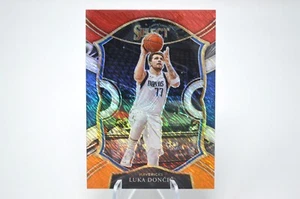Panini Select 2020-21 - Concourse rojo blanco naranja Flash Prizm #15 Luka Dončić - Imagen 1 de 2