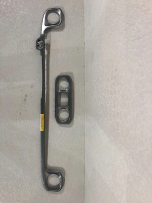 MERCEDES BENZ G63/G550 - OEM - MOLDURA DE VENTILACIÓN DE AIRE - 2020 - COLOR PLATA Foto 1 de 4