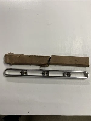 Nuevo de Lote Antiguo 1947 1949 Studebaker Commander OEM REJILLA DELANTERA INSERCIÓN SECCIÓN COMPLETA Foto 1 de 4