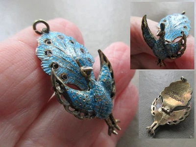 ANTIGUO COLGANTE VINTAGE ANTIGUO PLATA ESTERLINA ESMALTE MÓVIL PAVO REAL PÁJARO LLAVERO ENCANTO Foto 1 de 4