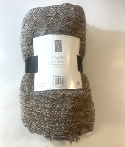 Manta - Tamish Signature de Ashley, Taupe 50x60 acento tejido con flecos - Imagen 1 de 6