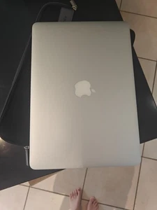 MacBook Air 13-inch (Mid 2014) Perfecte staat - met oplader en hoes - Afbeelding 1 van 8