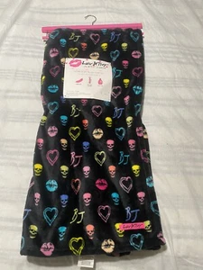Luv Betsey Johnson Skulls Hearts Lips Plush Throw Blanket NWT Black Neon 50X60” - Picture 1 of 6