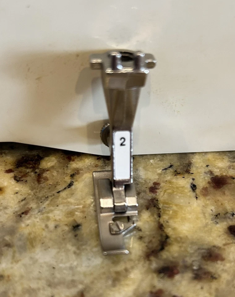 Pie Bernina Overlock genuino #2 - estilo antiguo Foto 1 de 1