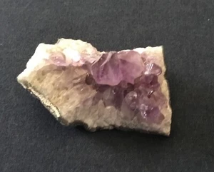 Large Raw amethyst stone, approximately 6 lbs., 6 x 4 x 3 - Picture 1 of 4