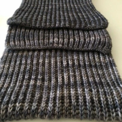 Bufanda larga tejida a mano unisex | Bufanda tejida de lana | Bufanda de lana unisex | Bufanda gris  Foto 1 de 4