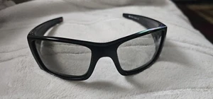 OAKLEYS FUEL CELL  POLARIZED / AND EXTREA TRANSITION LENS . MACY'S  - Picture 1 of 12